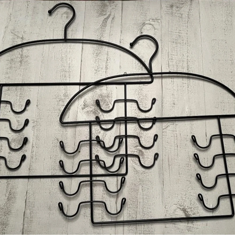 Set of two metal tank top hangers